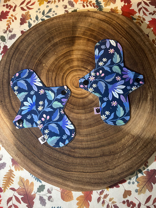 8” Round - Regular - Blue Flowers