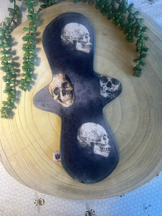 13" Staple - Heavy - Grey Skulls