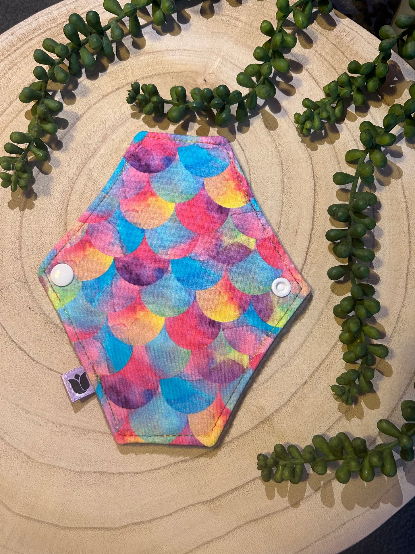 6.5" Trapeze -Light - Pink Scales